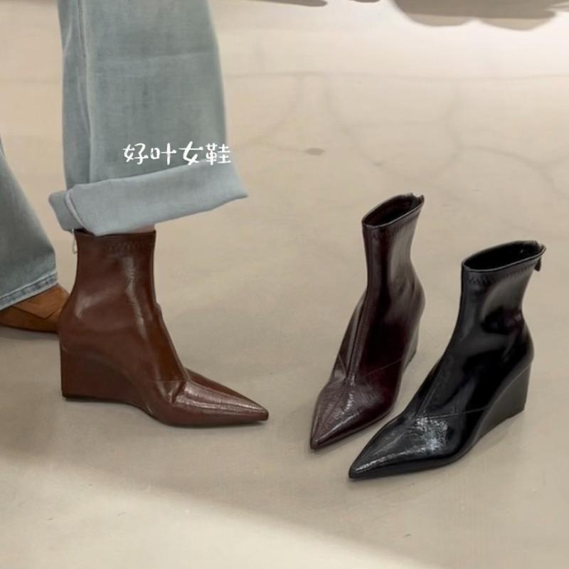 Premium texture Merad color! Brown pointed heel short boots, rear zipper thin boots, thin autumn and winter short tube