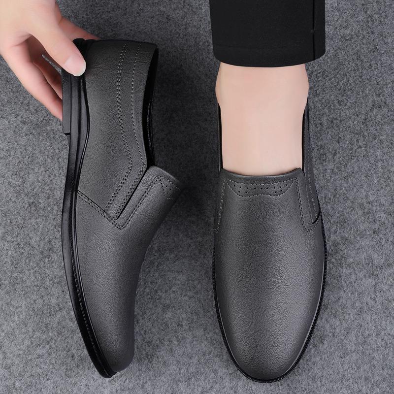 Fashion Brand Men's Summer Hollow Breathable Casual Anti Slip Driving Shoes Fashion New Men's Comfortable Round Head Leisure Loafers