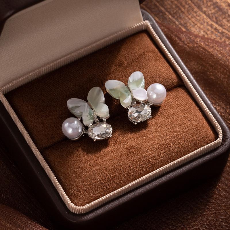 High-End Diamond-Set Butterfly Earrings, Exquisite Light Luxury, Niche Imitation Silver Needle Earrings, Design Three-Dimensional Ear Jewelry