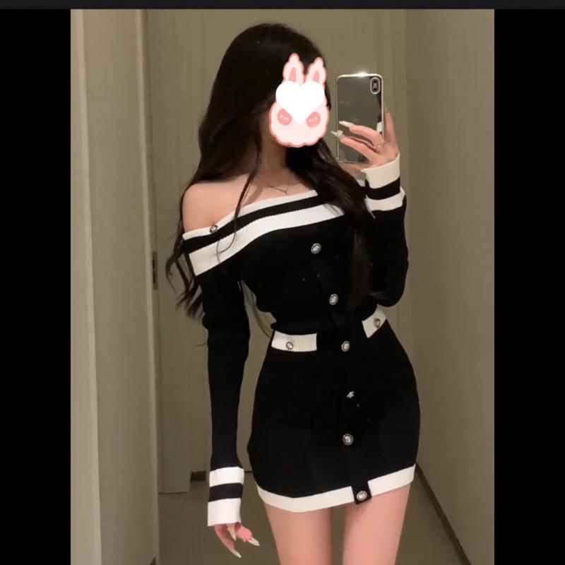 French Chic One-Shoulder Knit Dress for Women - Contrasting Color Autumn/Winter Petite Hip-Hugging Short Skirt