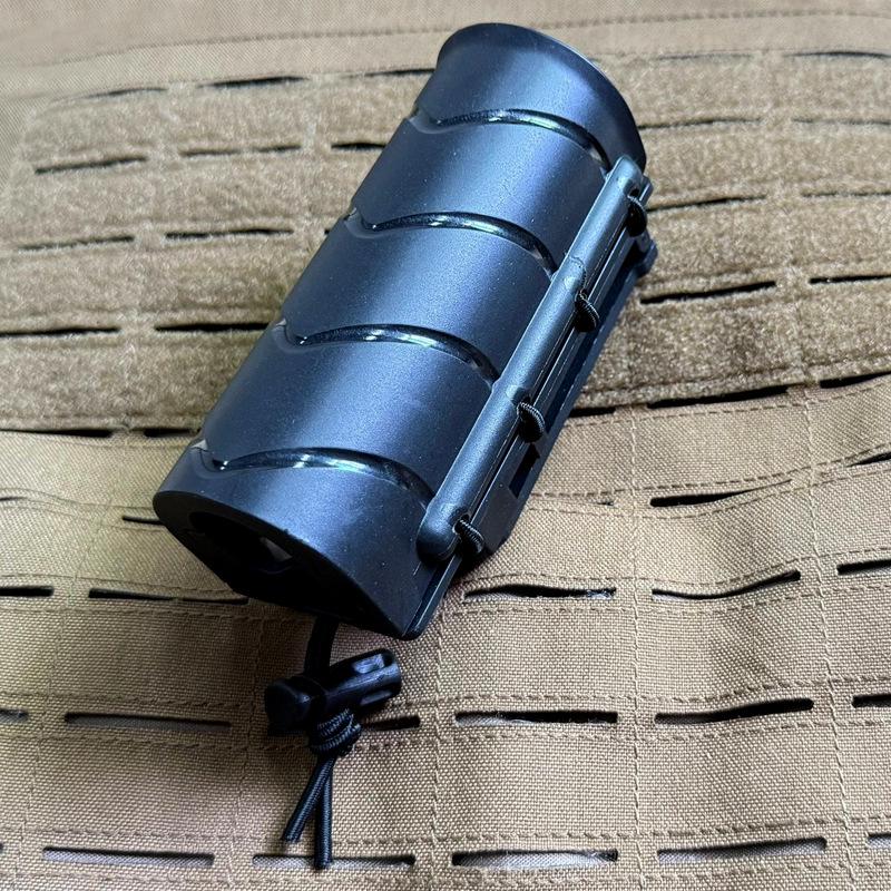 MOLLE-Compatible 360° Rotating Quick Draw Sheath for Baton, Tactical Flashlight, and Spray – Rubber Band Style