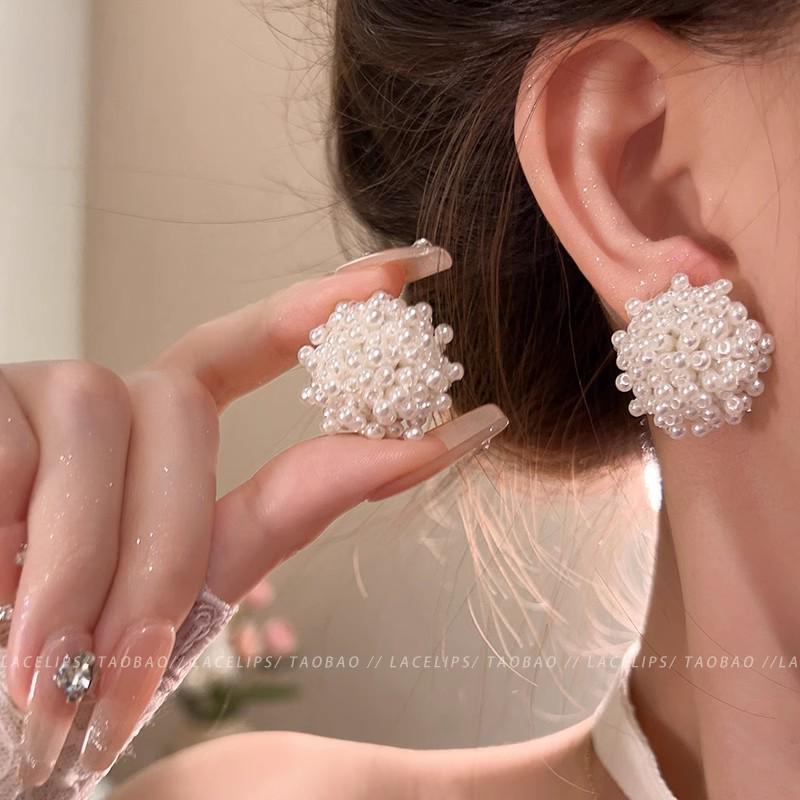 Cercei stud Ochi de Pisică Acul de Argint: Set de îngrijire pentru piercingul urechii din șase piese cu design cartilaj fără somn pentru femei.