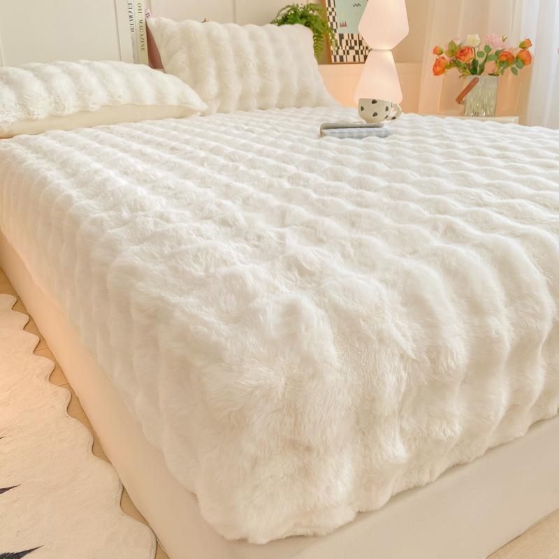 Solid Color Rabbit Like Plush Bed Sheet, 30cm Deep Pocket Design,Fully Wrapped Anti Slip Mattress Protective Cover,Thick and Warm In Autumn and Winter