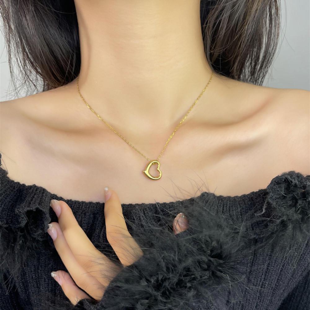 European & American Hollow Peach Heart Trendy Necklace - Sweet & Spicy Girl's Simple Clavicle Chain Niche Design