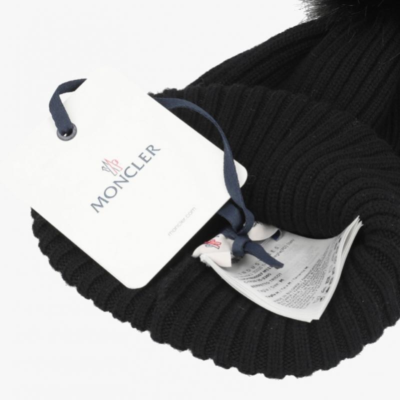 Moncler Pom Pom Beanie Logo Patch 3b00007 M1131 999