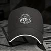 Neue 1 Stück Lustige "Ich weiß es nicht, ich arbeite nur hier" Aufdruck Verstellbare Baseballkappe - Leichte Unisex-Kappe Geeignet für Arbeitsplatz, P