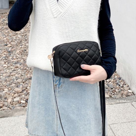 Attraktive Umhängetasche aus verschleißfestem Kunstleder mit großem Fassungsvermögen