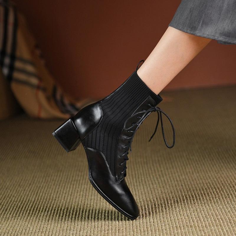 

Женские полусапоги на осень и зиму, резиновая подошва, большой размер, женские сапоги на низком каблуке, шнуровка спереди, удобные кожаные сапоги, женские новые ботинки Мартин 39 чёрный