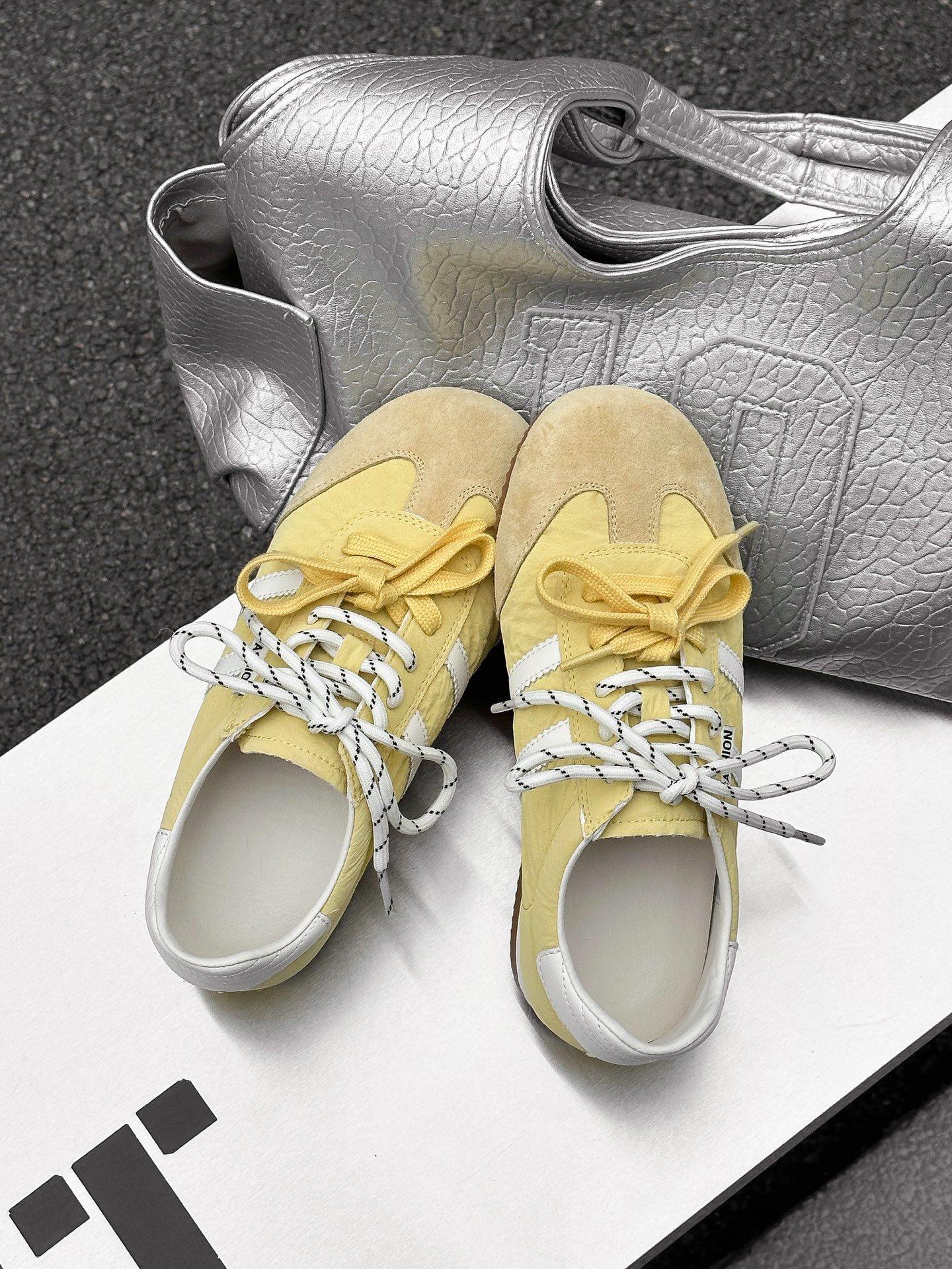 

Leather retro German training shoes women s color matching Forrest Gump shoes 2025 new leather breathable soft sole sports casual white shoes 35