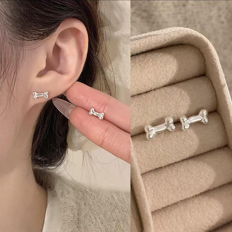 Raising Ear Holes, Small Stud Earrings for Women, Simple, Sweet, Small and Fresh Earrings, Niche Design, Versatile Earrings