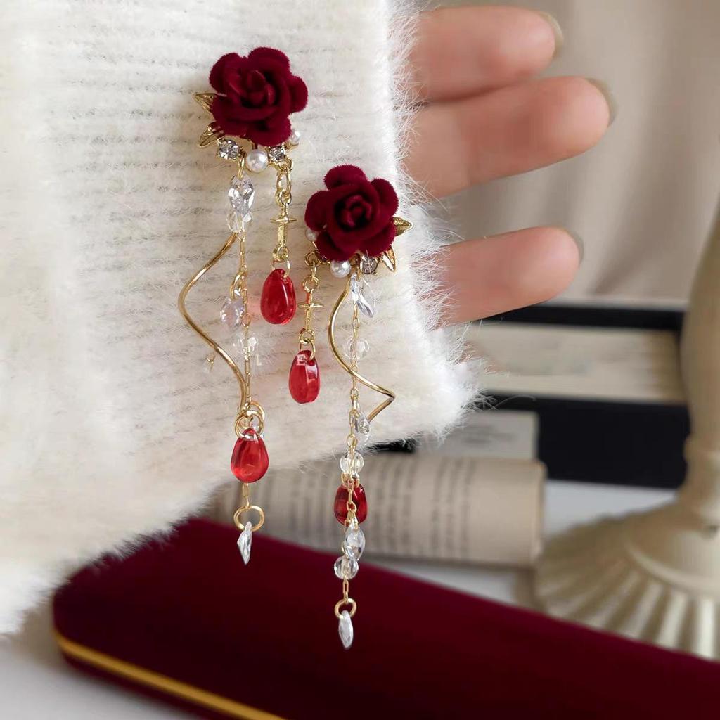 Luxury Silver Diamond-Inlaid Red Flower Pearl Stud Earrings: Elegant Design with a Fashionable Flair