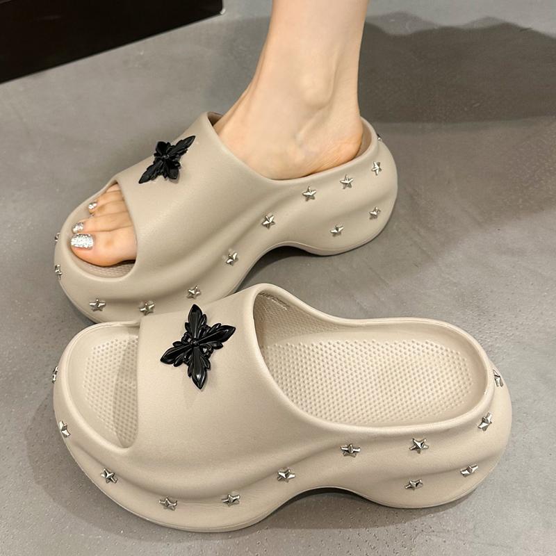 

Женские тапочки с металлическим декором на толстой платформе, босоножки на танкетке из ЭВА с толстой подошвой, женские летние нескользящие пляжные сандалии 2025 года 36-37 хаки