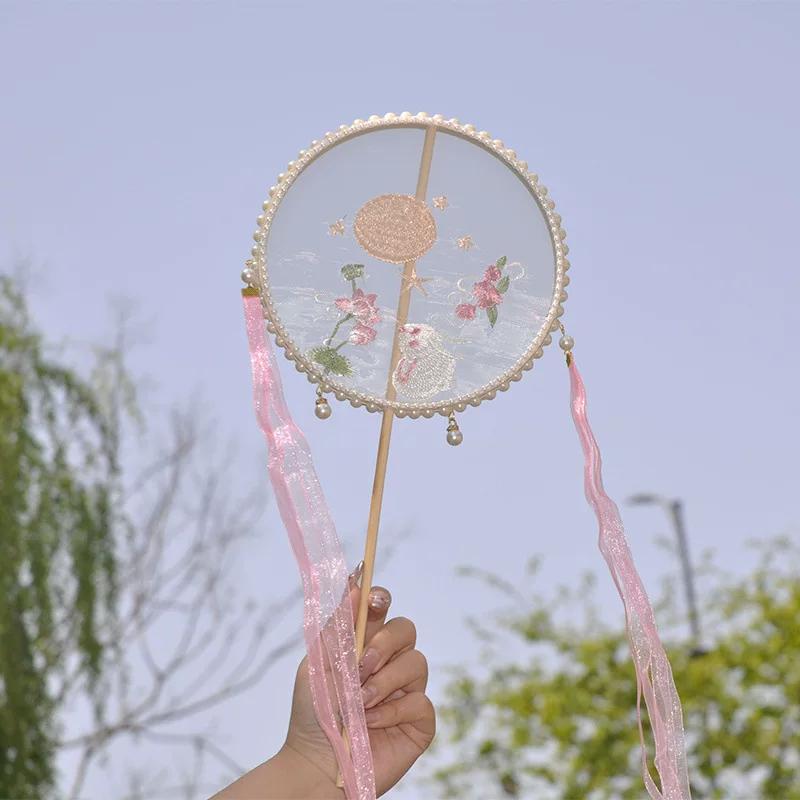 New Vintage-Style Round Fan with Pearl Embroidery, Unique-Shaped Fan for Photo Shoots in Scenic Spots, Hanfu Accessory, Eight-Petal Round Fan