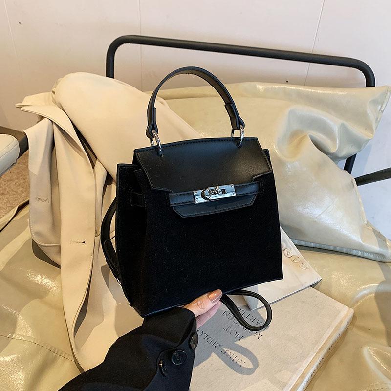 

Retro niche suede bag women s 2025 new versatile messenger bag super fire handbag small bag 20*7.5*20 чорний