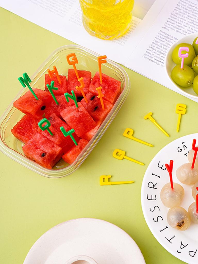 Wiederverwendbare 26 Buchstaben Obstgabel Kinder Lebensmittelpicker Lunchbox Zahnstocher Niedlich Weihnachten Salat Snack Kuchen Dessertgabel Dekoration