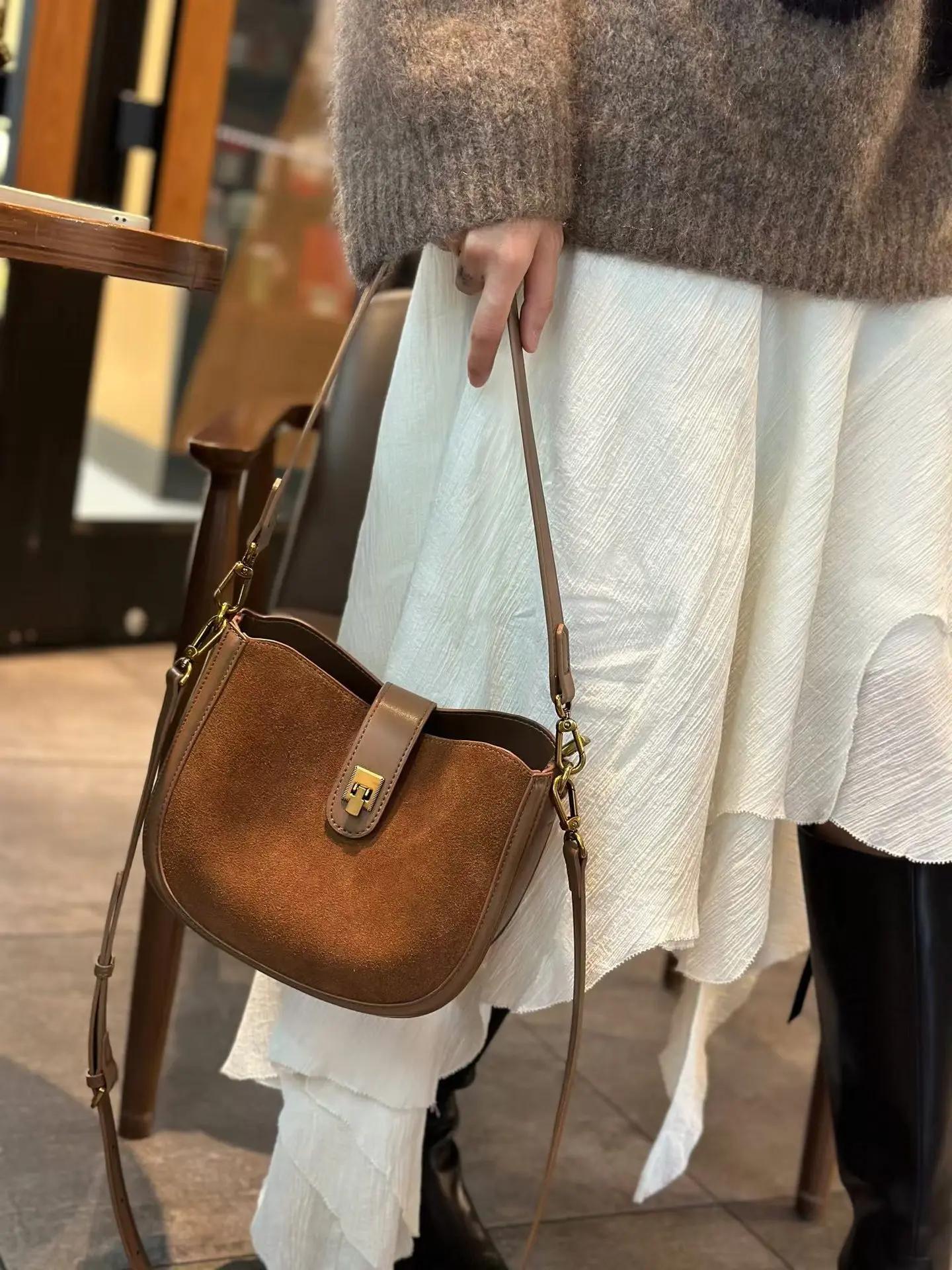 

2026 Luxury Small Saddle Bag for Women | Premium Top-Grain Cowhide Leather Crossbody Purse Genuine Suede Leather Fashi Bag 24 x 9 x 19 cm