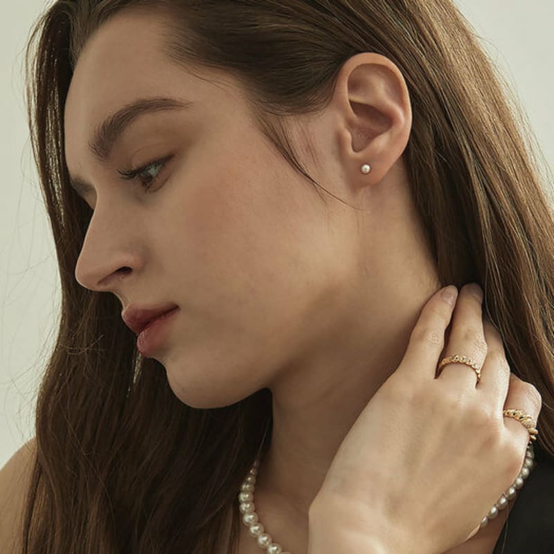 Eigene AAA Akoya Perlenohrringe (4mm / 14 Karat Gold)