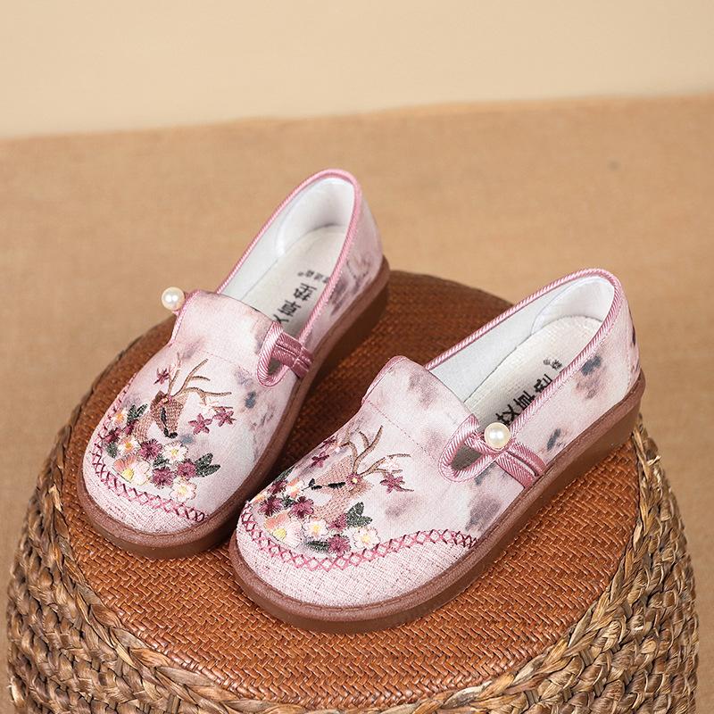Spring new old Beijing cloth shoes women s embroidered shoes women s one-pedal flat-soled mother shoes versatile casual shoes breathable single shoes 35