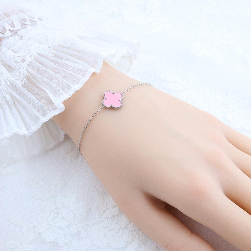 Pulseira de Aço Titânio 13MM Trevo de Quatro Folhas Pulseira Simples Feminina Estilo Jardim de Flor Única Não Desbota Pulseira