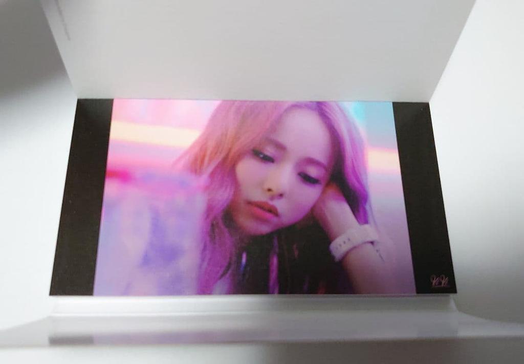 [USED] LOONA Girl of the Month Deep Learning Group Yeojin Autographed MD