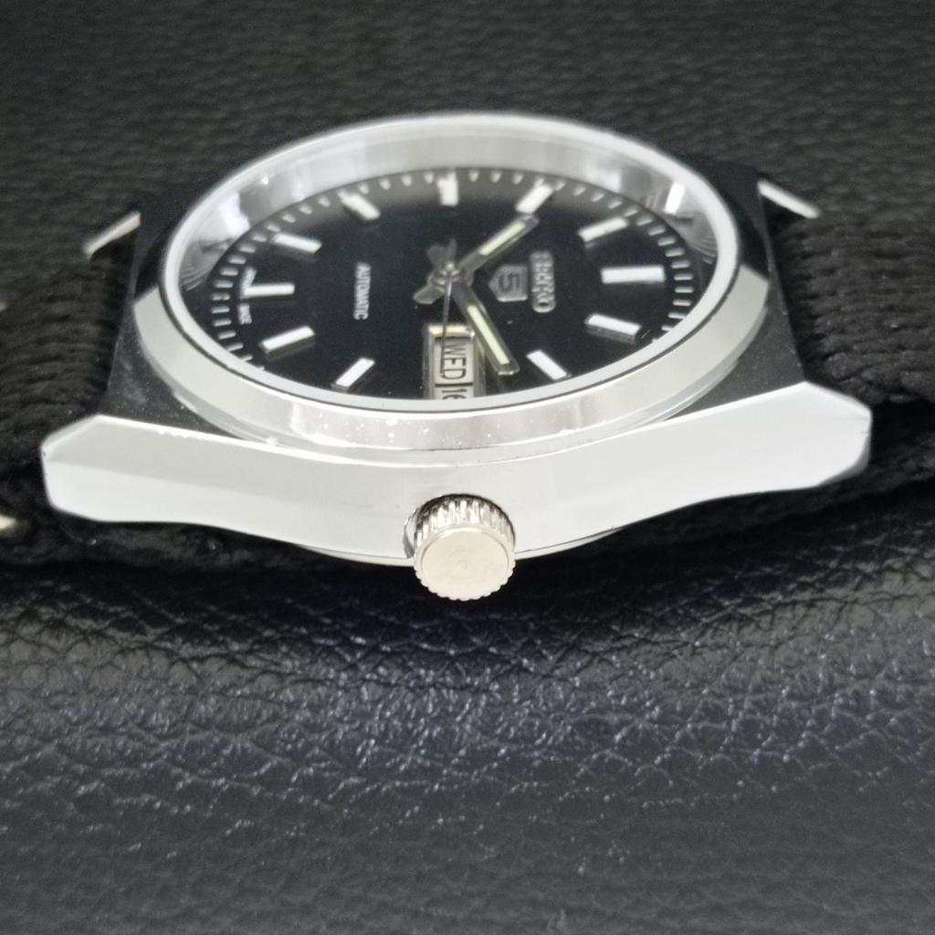 VINTAGE SEIKO 5 AUTOMATIC REFURBISHED JAPAN MENS BLACK DIAL WATCH a440673-9 Sk-a440673-1