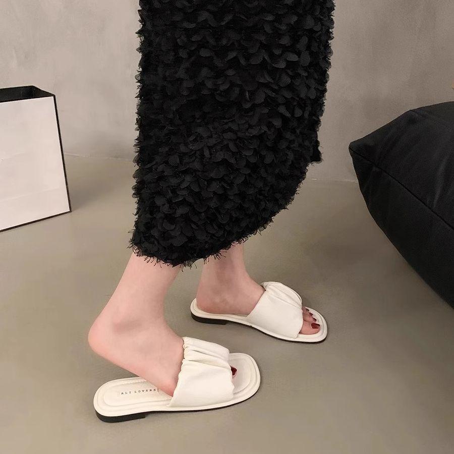 

Французские премиальные серебристые шлепанцы на плоской подошве с низким каблуком, женские, 2025, новые популярные, универсальные шлепанцы с мягкой подошвой 40