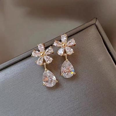 Female Temperament High-end Feeling Flower Earrings