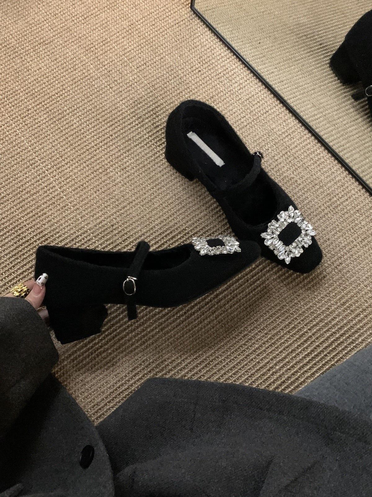 

Туфли-лодочки на толстом каблуке, с квадратным носком, серые, со стразами, женские, новинка 2025 года, осенне-зимние, бархатные, Мэри Джейн, пушистые 35