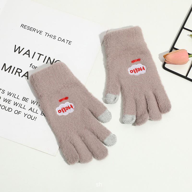 Winter Cartoon Embroidery Touchscreen Gloves: Comfortable, Breathable, Skin-Friendly, Plus Velvet Thickened for Warmth and Cold Protection.