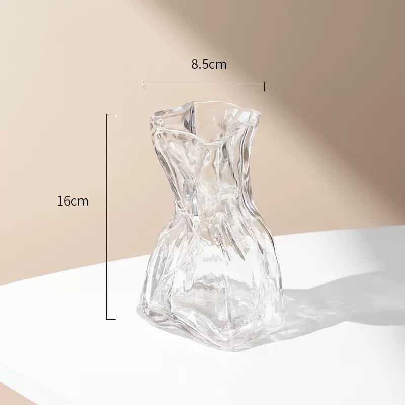 European Style Transparent Glass Vase for Creative Flower Arrangements - High-End Décor for Living Room or Desktop.