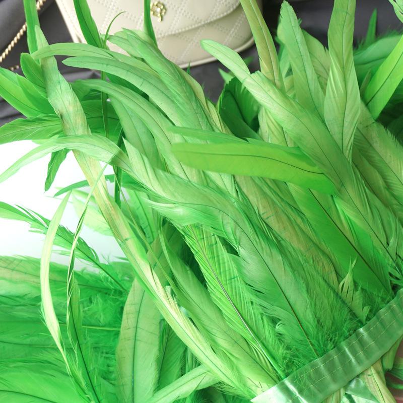 2 M/Piece Rooster Tail Fabric Edge Chicken Feather Fabric Strip Performance Clothing Skirt Fabric Belt Shawl Feather Decoration Clothing Accessories