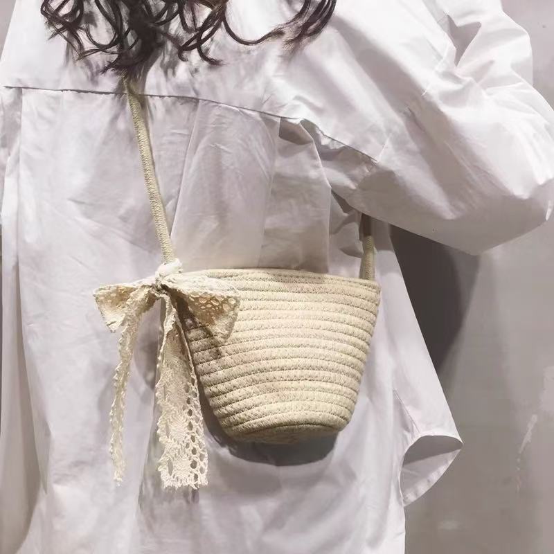 Woven bag women's straw bag 2025 new trendy ins fashion versatile messenger bag seaside vacation bag bucket bag