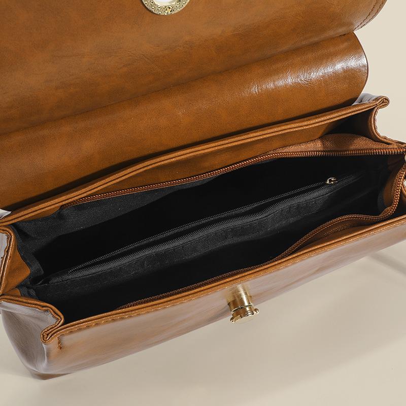 Women's Versatile Retro Briefcase Handbag: Large Capacity Crossbody for Daily Commutes