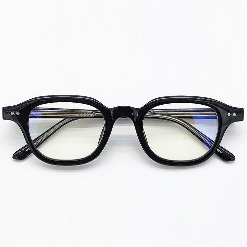 Lapeullolida Two Black Horn-Rimmed Glasses