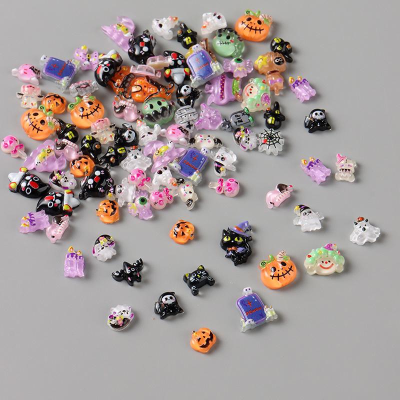 50/100Pcs Kawaii Halloween Nail Charms Cartoon Pumpkin Ghost Cat Mixed Sized Resin Ornaments Cute Spider Web Bat Nail Decor