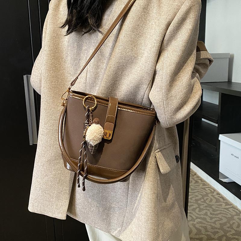 Popular Wholesale Bag Women 2025 New Fashion Portable Go Out To Work Popular Shoulder Crossbody Small Square Bag