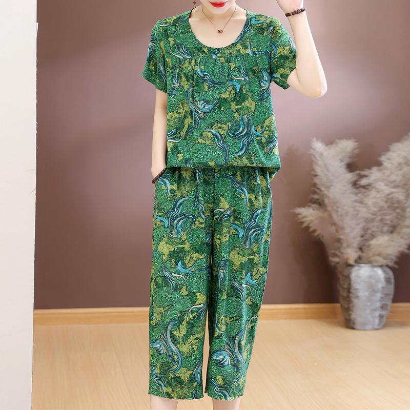 Women's Plus Size Floral Print 2-Piece Set, Casual Short Sleeve Top & Capri Pants (XL-7XL)