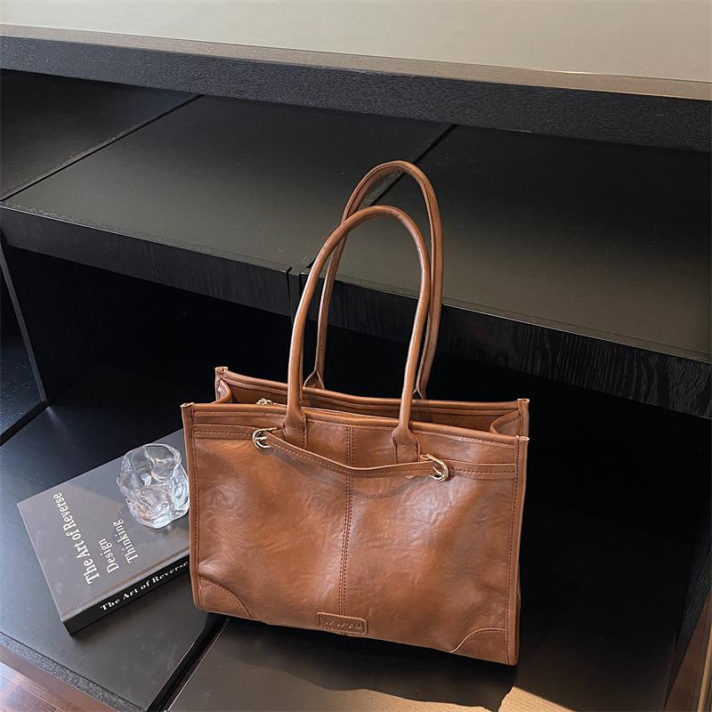 

Fashion and popular simple large-capacity tote bag women s new trend commuter shoulder underarm bag tote bag коричневый