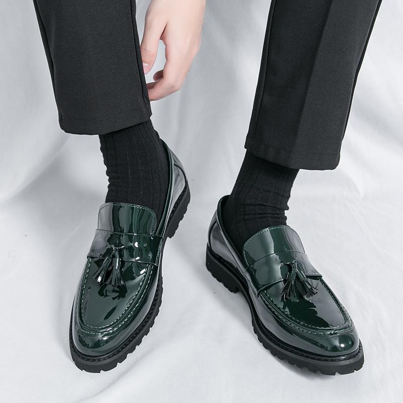 

Мужская обувь больших размеров Британская мужская повседневная кожаная обувь Обувь с кисточками Doudou Обувь на одной педали Маленькая кожаная обувь Лоферы больших размеров 47 зелёный