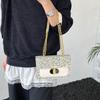 Retro-Umhängetasche für Damen, klein, ideal für den Berufsverkehr; vielseitige Schultertasche, kleine quadratische Tasche für Damen im Frühlingstrend.
