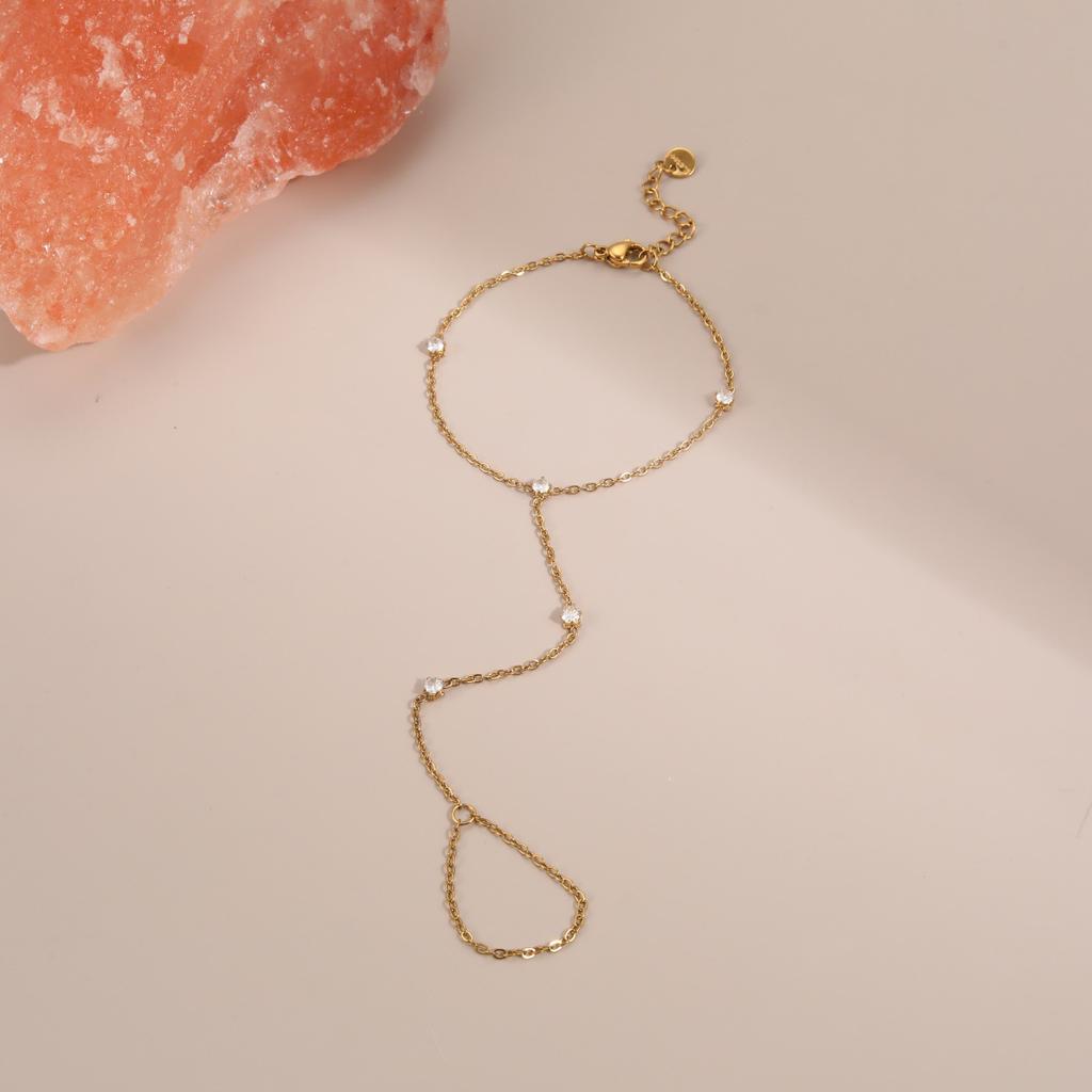 GEMCHIC Women's Elegant Zircon Finger Chain Bracelet, Minimalist Geometric Hand Harness Jewelry for Party and Daily Wear