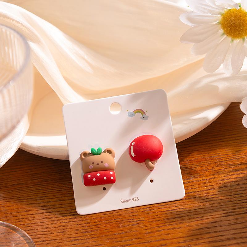 Factory Custom Autumn And Winter Christmas Series Stud Earrings Childlike Sweet Cartoon Characters Paint Stud Earrings Female