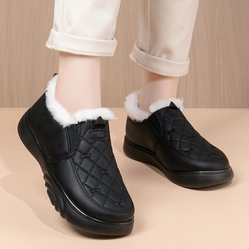 Women's Cotton Shoes, Winter Velvet Wear-resistant Moccasins, Waterproof and Warm Black Work Shoes