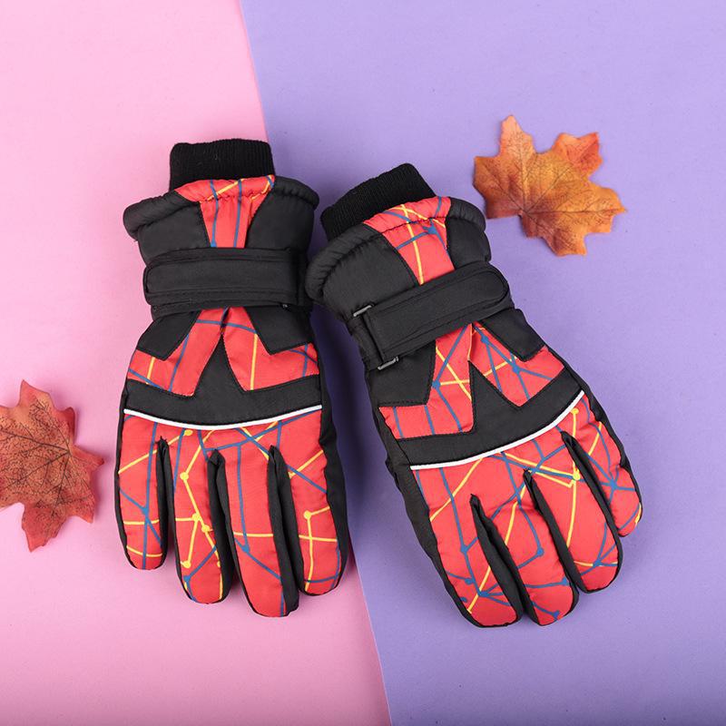 Thick, Waterproof, Windproof, Non-slip, Warm Winter Ski and Snow Gloves for Kids Aged 4-17.