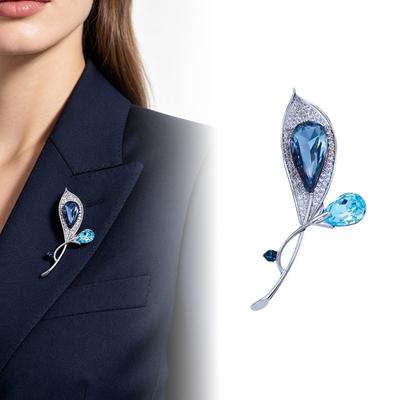 Women Brooch Blue Leaf Zinc Alloy Pin with Rhinestone Inlays Dazzling Sweater Coat Dress Badge Versatile Jewelry Accessory