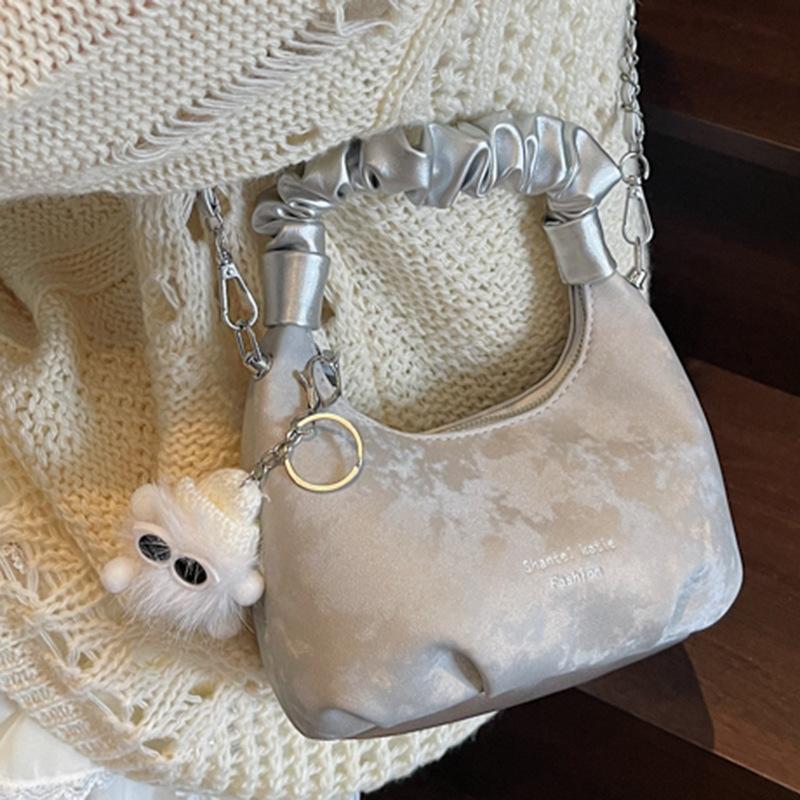 The Trendy and Casual Cloud Bag for Women In Summer Is A Stylish Pleated Single-shoulder Bag