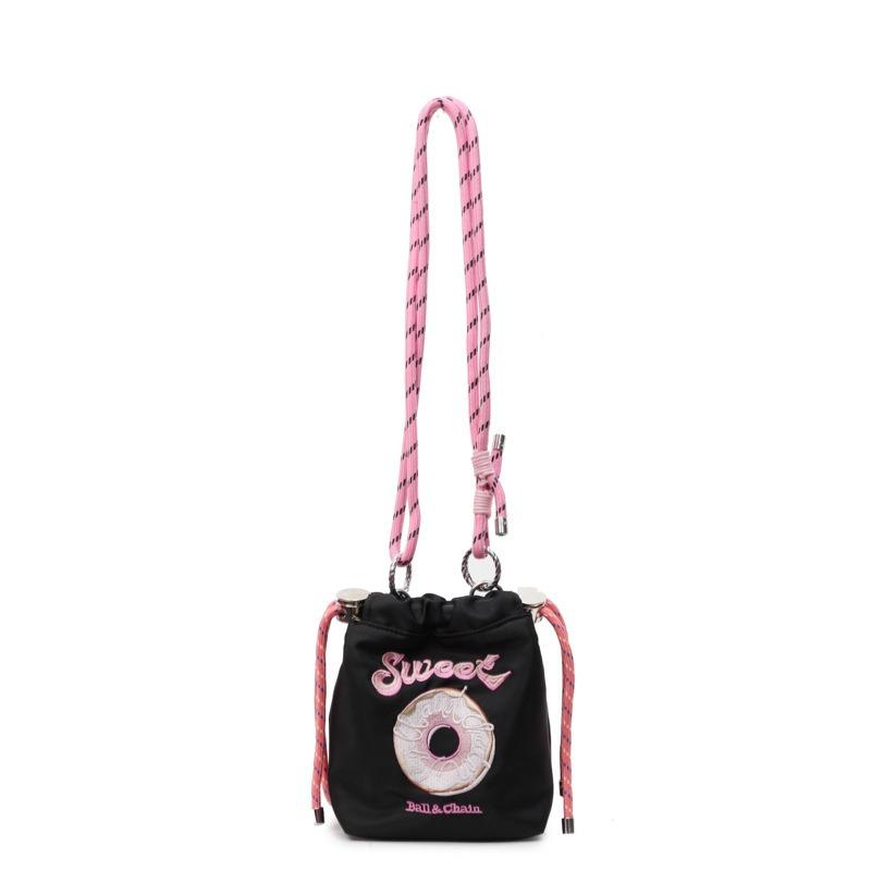 Embroidery donut messenger bag women's new casual shoulder bag commuter versatile portable bucket bag