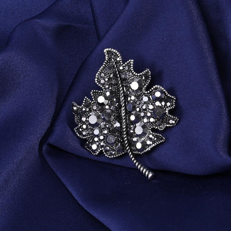 

Классическая роскошная брошь в виде листа со стразами, женская коллекция растений, ювелирная булавка, брошь для свадебной вечеринки чёрный