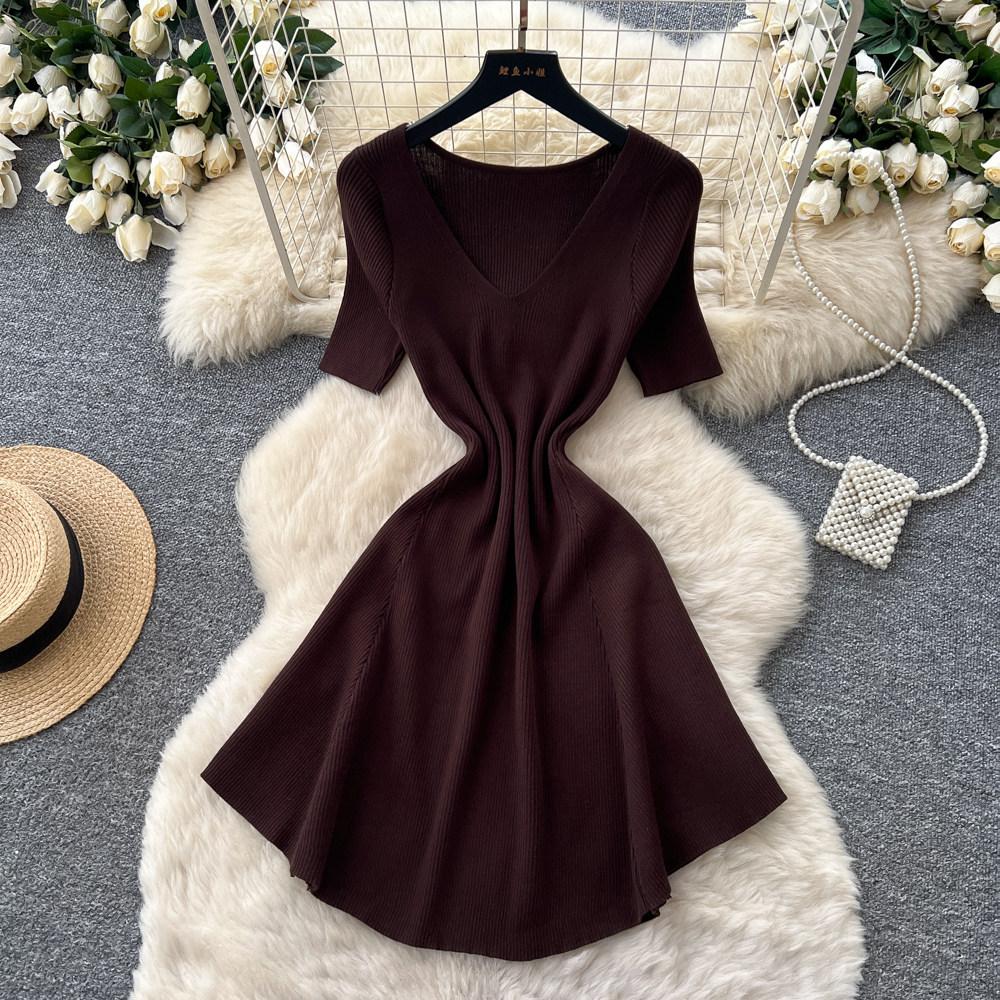 V-neck Short-sleeved Knitted Multi-color Dress, Summer A-shaped Skirt, Age-reducing Waist and Thin Temperament Commuter Skirt