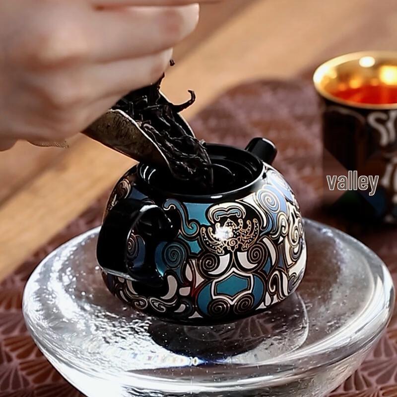 Gilt Silver Inlaid Dezhong Teapot